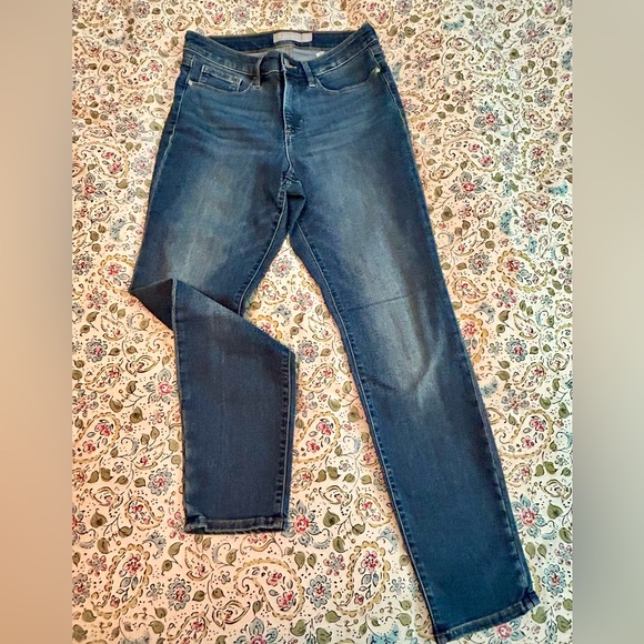 ATHLETA SKULPTEK SLIM STRAIGHT JEANS SZ 6 - Picture 6 of 8